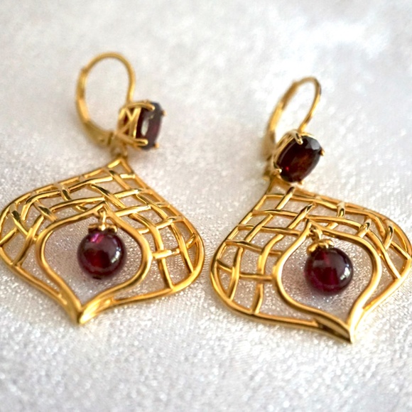 Pyrope Garnet with Amethyst Vermeil Earrings - Picture 8 of 11